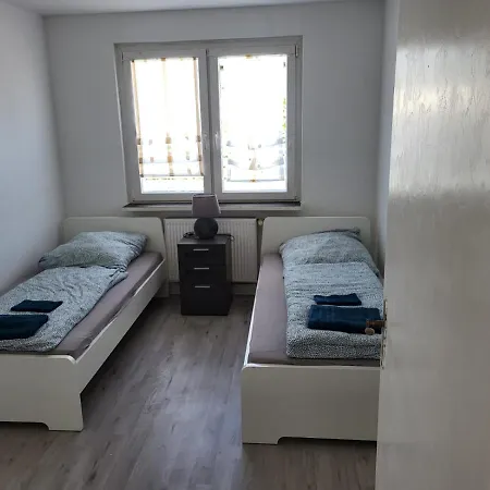 Estrella24 Living 4 Bologna * Essen